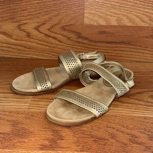 Reaction Kenneth Cole Gold Women's Sandals